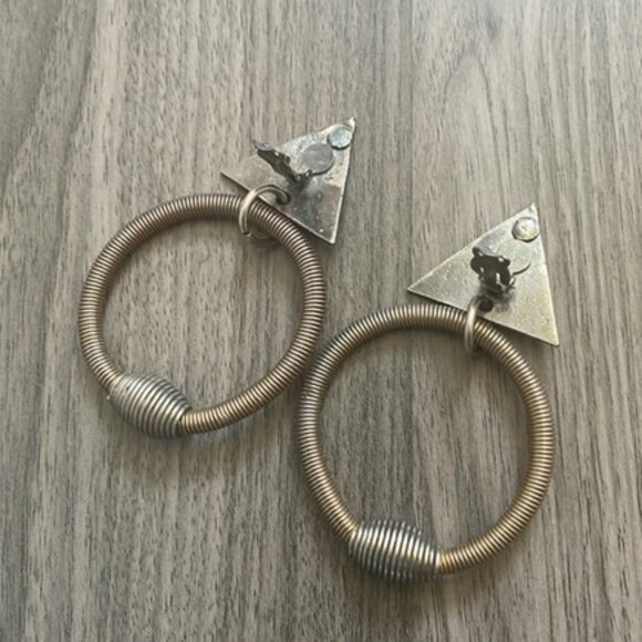 Rare Vintage Modernist Hammered Drop Hoop Artsy Earrings - Picture 2 of 5